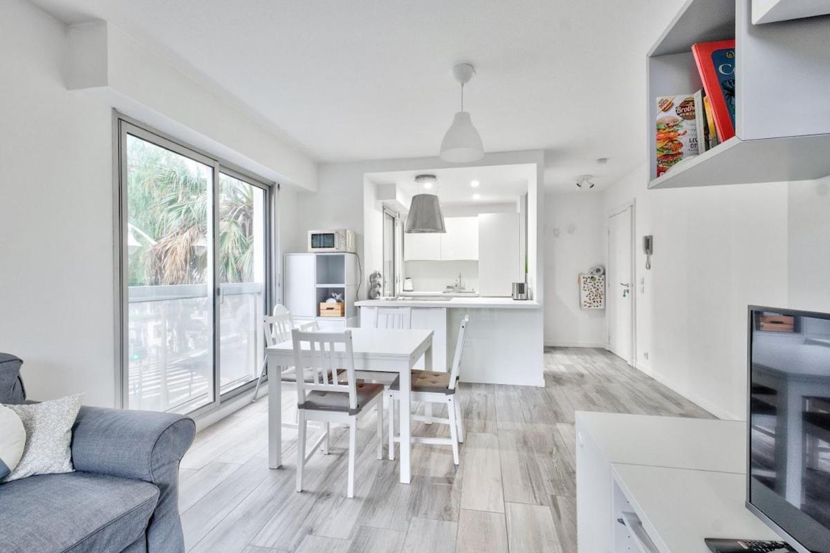 Flat With Balcony 15min From Promenade Des