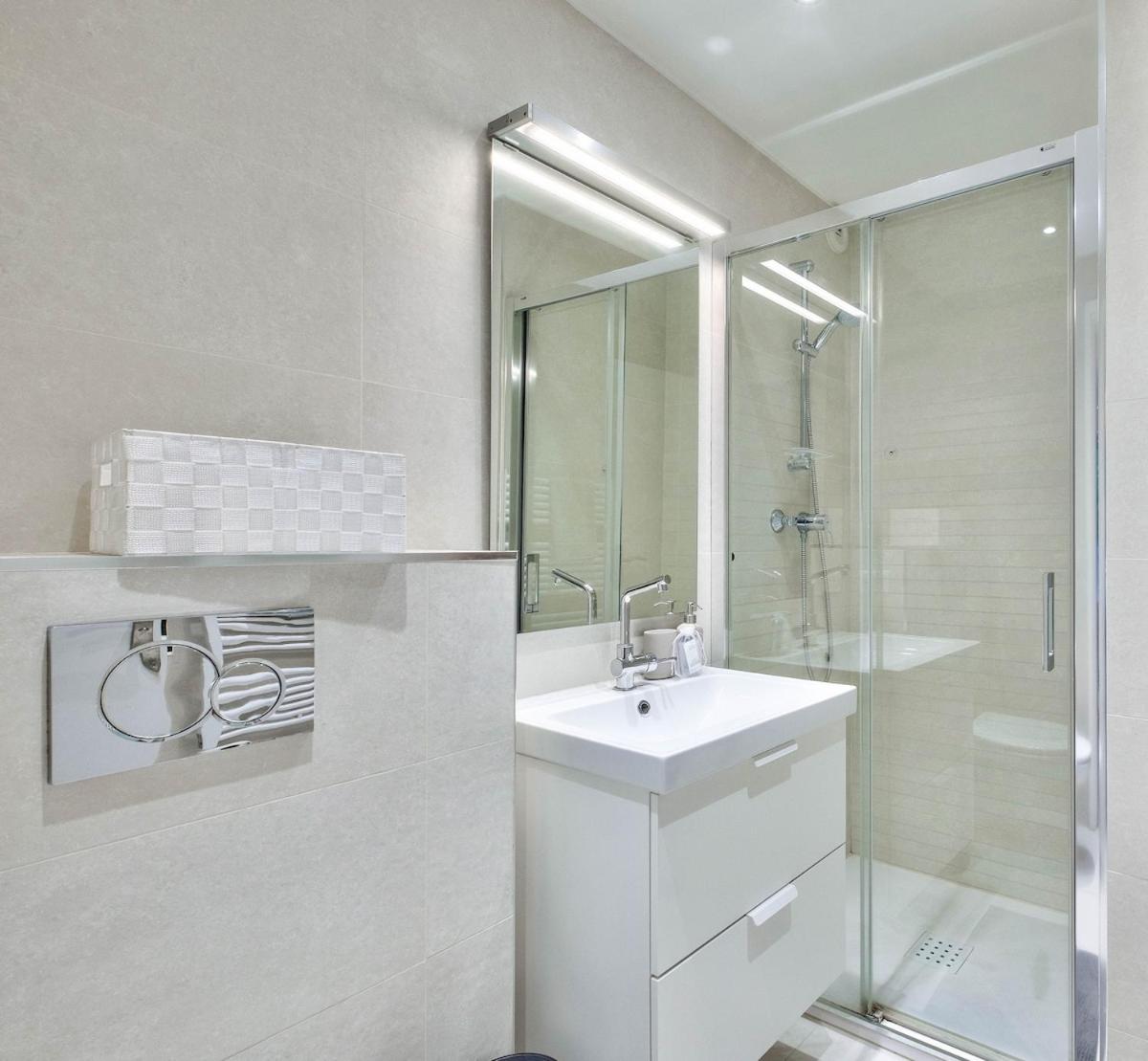 Flat With Balcony 15min From Promenade Des Appartamento *